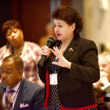 Norma Rodriguez of La Voz Hispana of Connecticut asks Jason Rezaian a question at the New England Newspaper Convention, 2019.